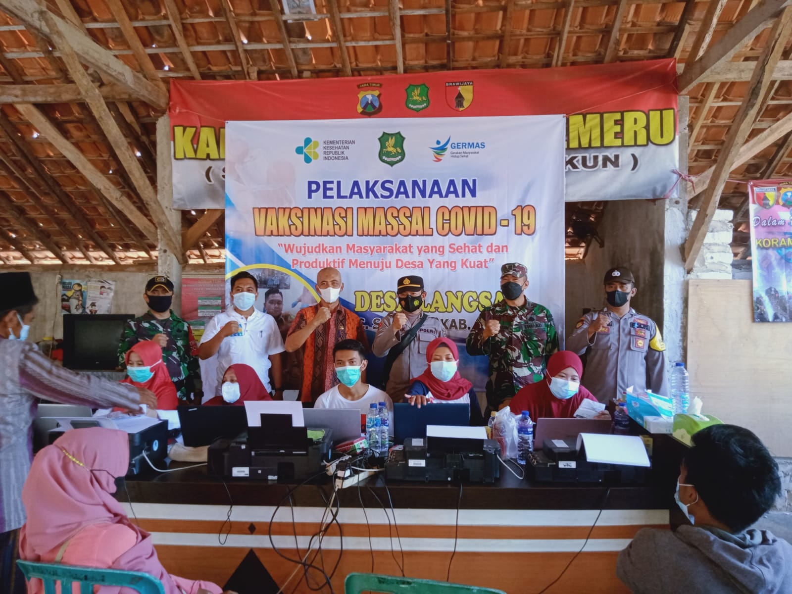 Danramil 06 Saronggi Gencarkan Vaksinasi Masal Taha l Dan ll Sebayak 397