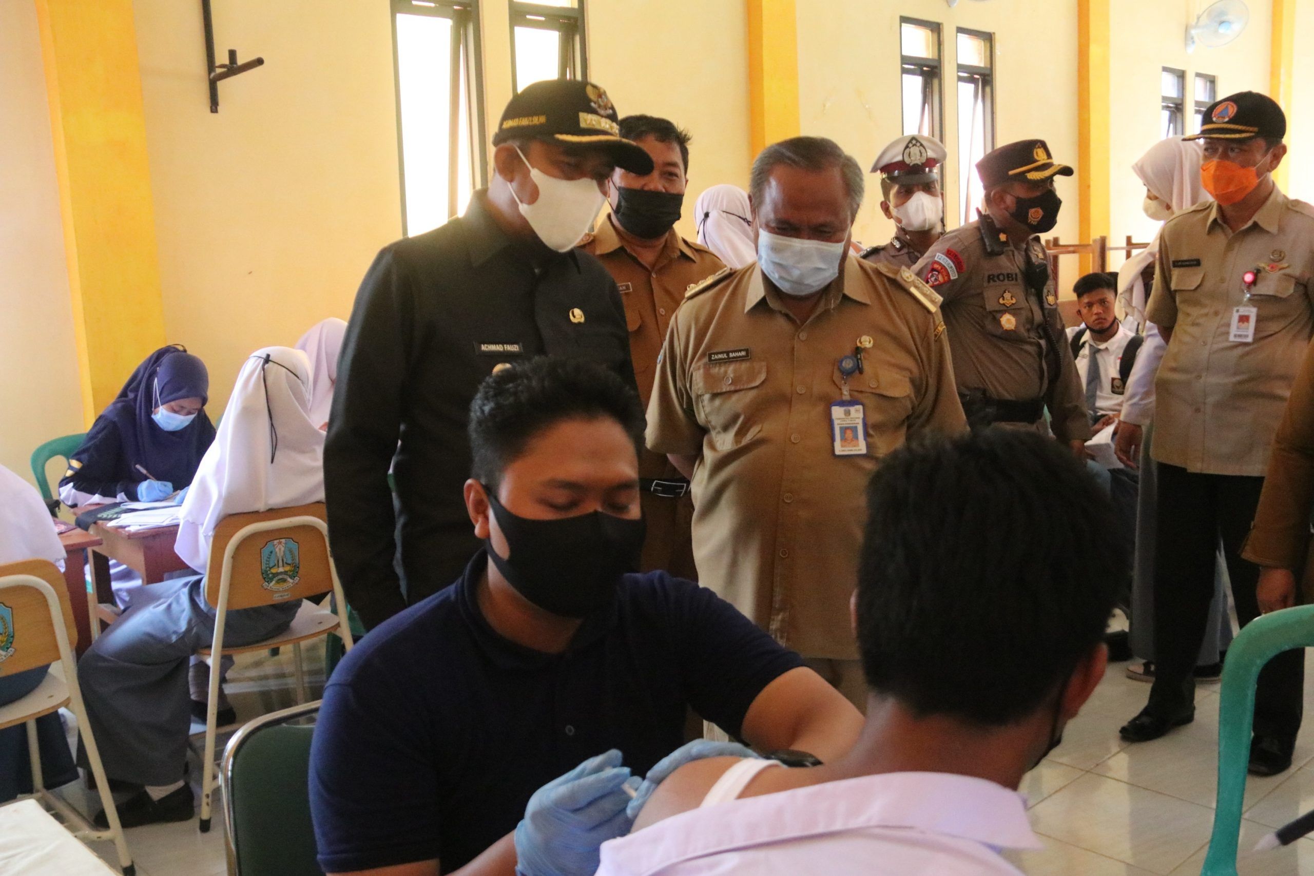 Dampingi Bupati Fauzi, Dandim Bersama Forkopimda Tinjau Pelaksanaan Vaksin SMKN 1 Sumenep