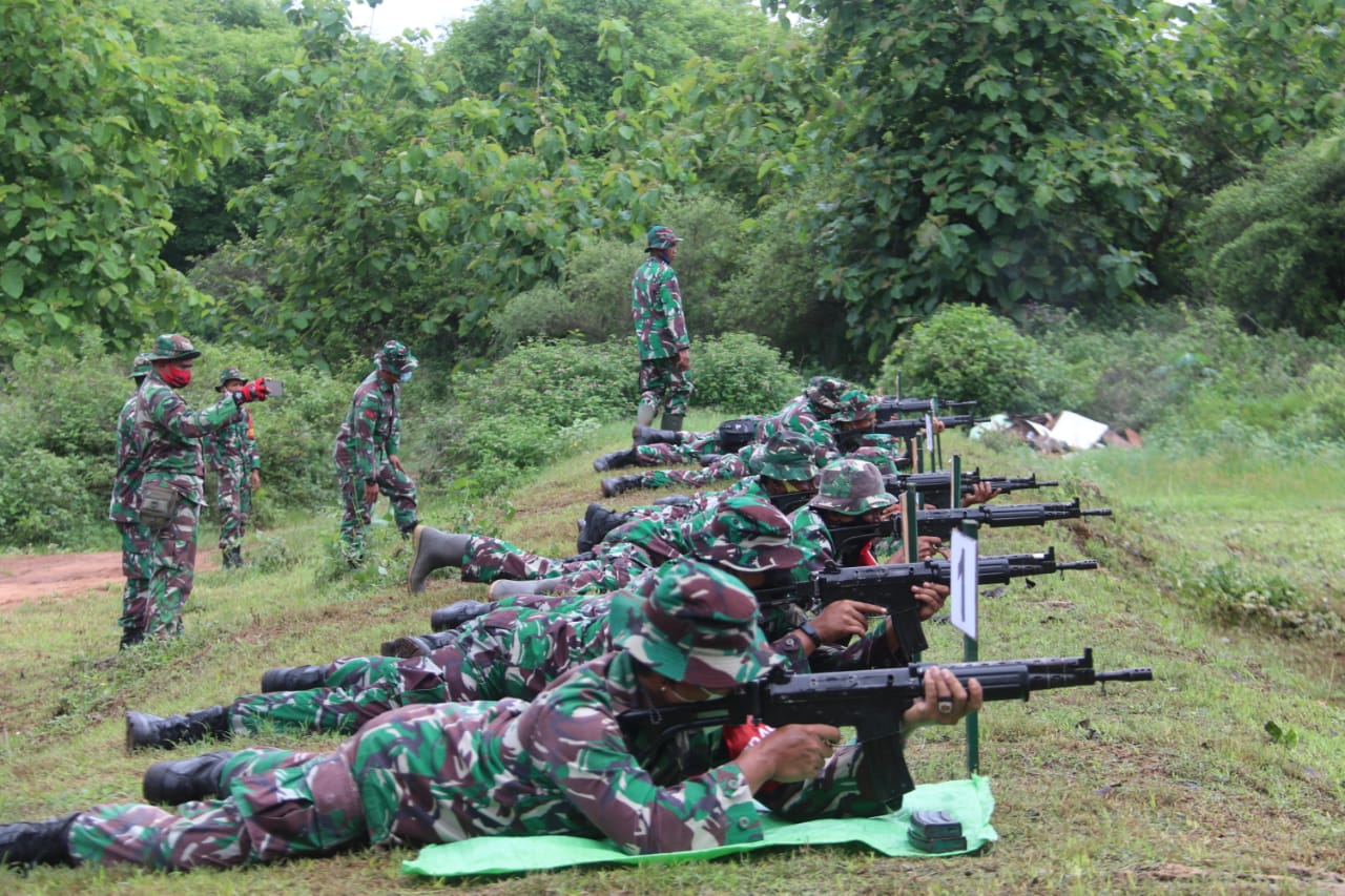 Asah Kemampuan Personel, Kodim 0827/Sumenep Gelar Latihan Menembak Triwulan IV Di Lapangan Tembak Santosa