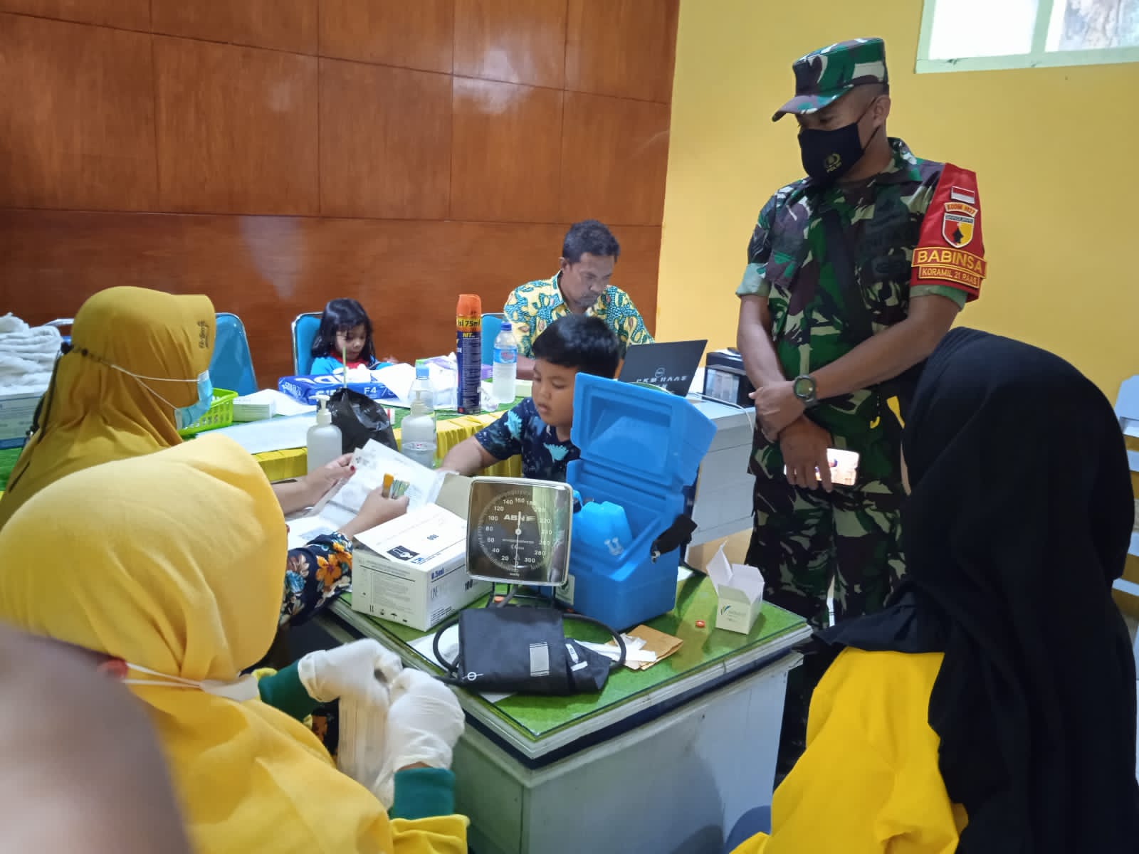 PPKM level 3, Satgas Covid-19 Kecamatan Raas Gencarkan Vaksinasi Anak Usia 12 Tahun