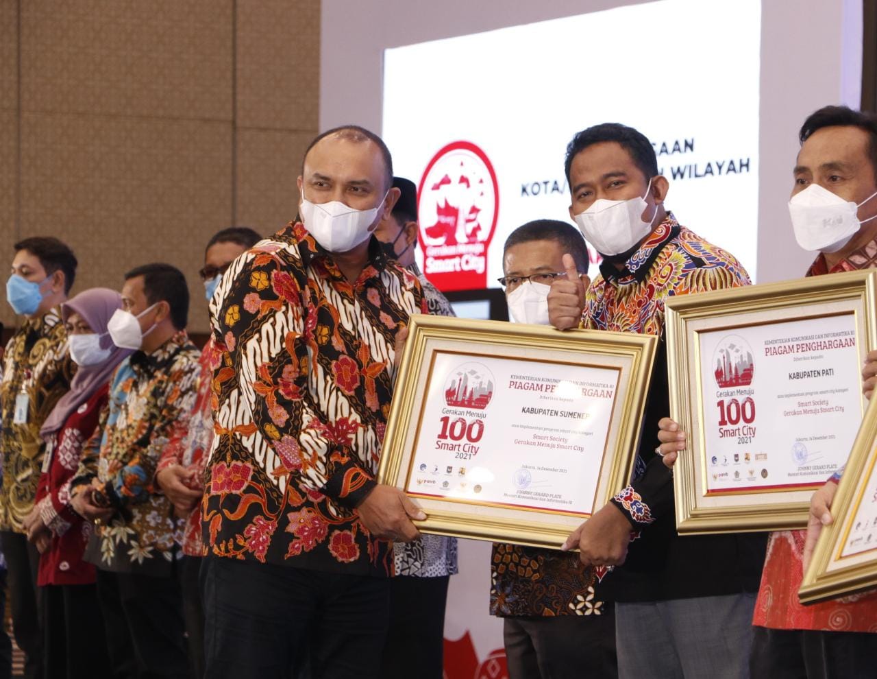 Smart City Bupati Fauzi Berbuah Penghargaan Smart Society