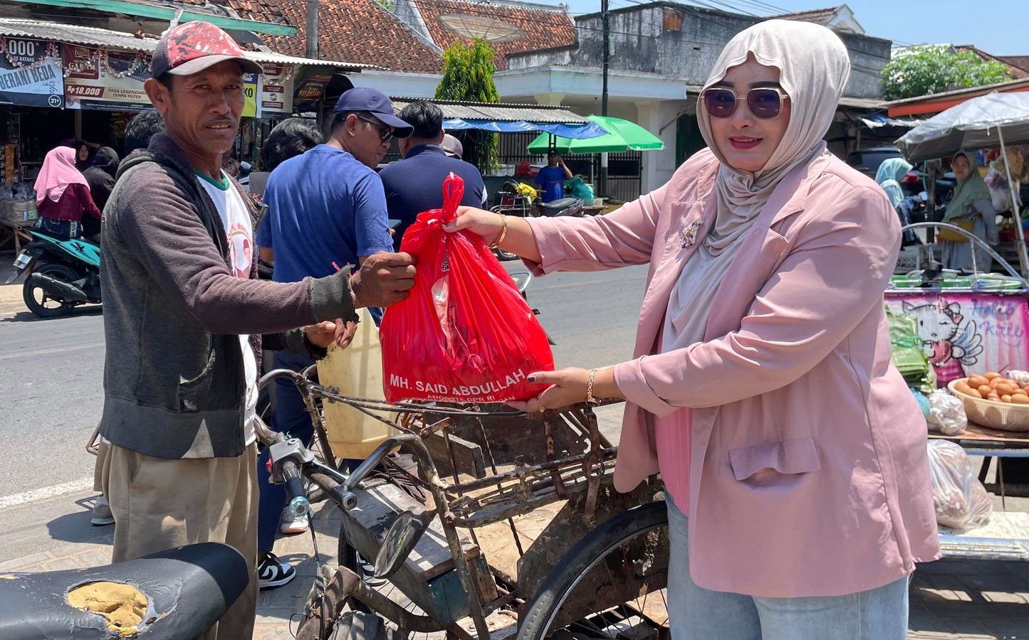 Said Abdullah untuk Wong Cilik: 80 Ribu Paket Sembako Ringankan Beban Warga Sumenep