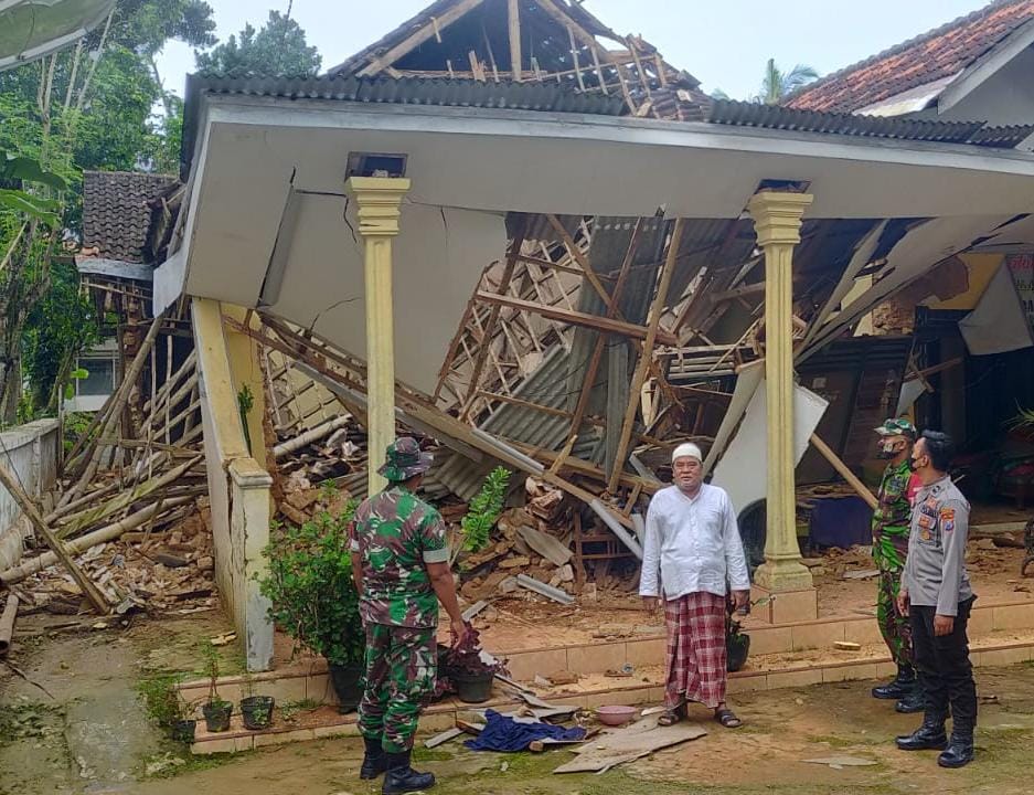 Hujan Ekstrem di Sumenep, Rumah 6×9 Ambruk