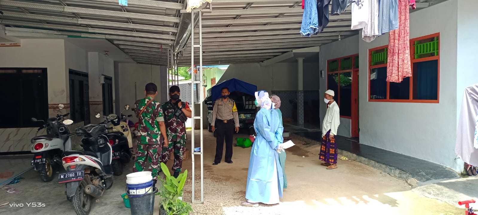 Bentuk Kepedulian Babinsa Dampingi Kegiatan Tracing Contact Covid -19 Terhadap Warga Kalianget.