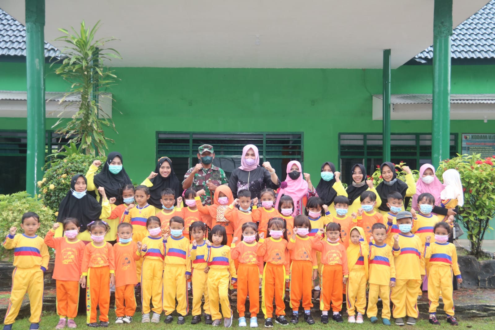 Latih Kemandirian dan Kerja Sama, TK Kartika IV – 87 Sumenep dan TK RA Miftahul Ulum Gelar Outbond di Makodim 0827/Sumenep Latih Kemandirian dan Kerja Sama, TK Kartika IV – 87 Sumenep dan TK RA Miftahul Ulum Gelar Outbond di Makodim 0827/Sumenep