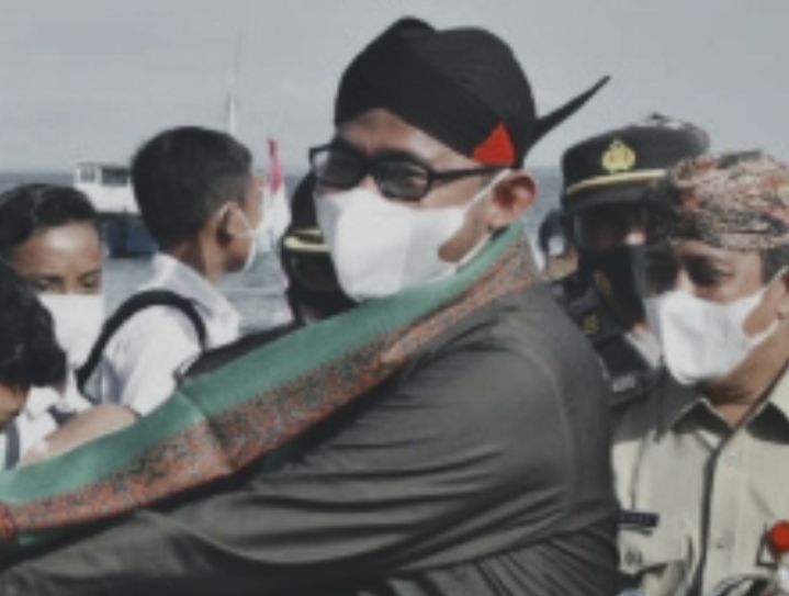 Beredar Foto Bupati Sumenep Dikepung Warga Kepulauan
