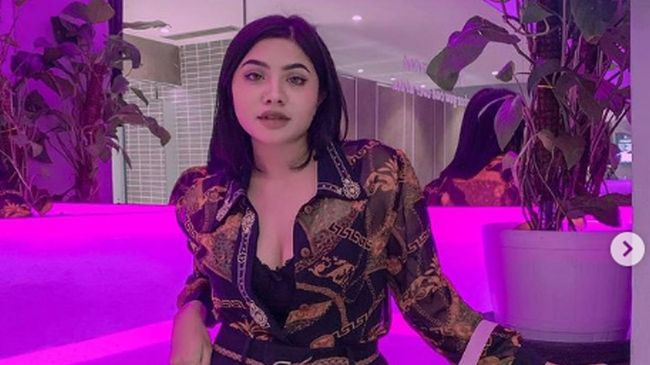 Pelanggan Dea OnlyFans Seorang Komedian Terkenal, Koleksi 76 Video