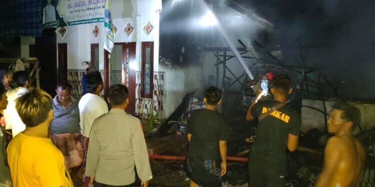 Pabrik Kerupuk Konvensional Terbakar di Sumenep