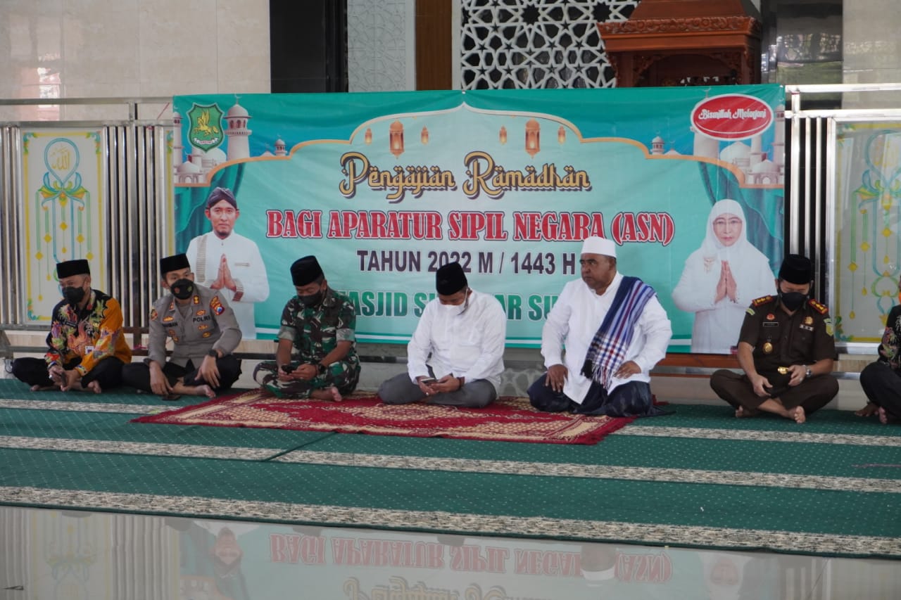 Dandim 0827/Sumenep Menghadiri Pengajian Ramadhan di Masjid Sumekar Dandim 0827/Sumenep Menghadiri Pengajian Ramadhan di Masjid Sumekar