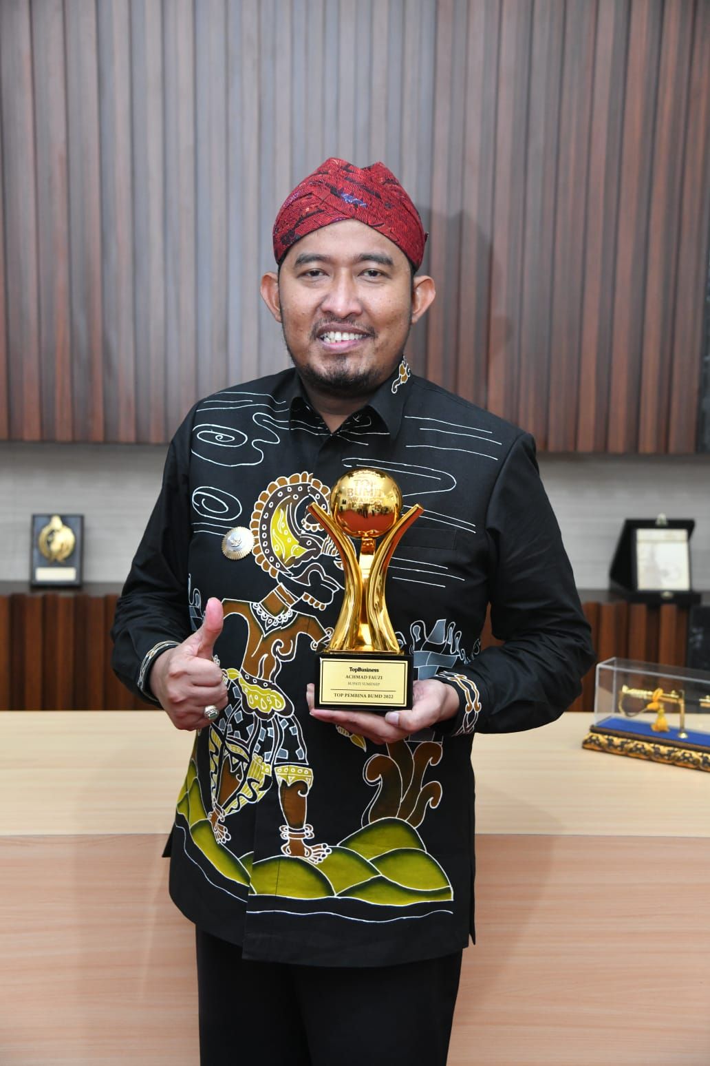 TOP! Bupati Fauzi Raih Penghargaan Top Pembina BUMD Awards 2022 TOP! Bupati Fauzi Raih Penghargaan Top Pembina BUMD Awards 2022