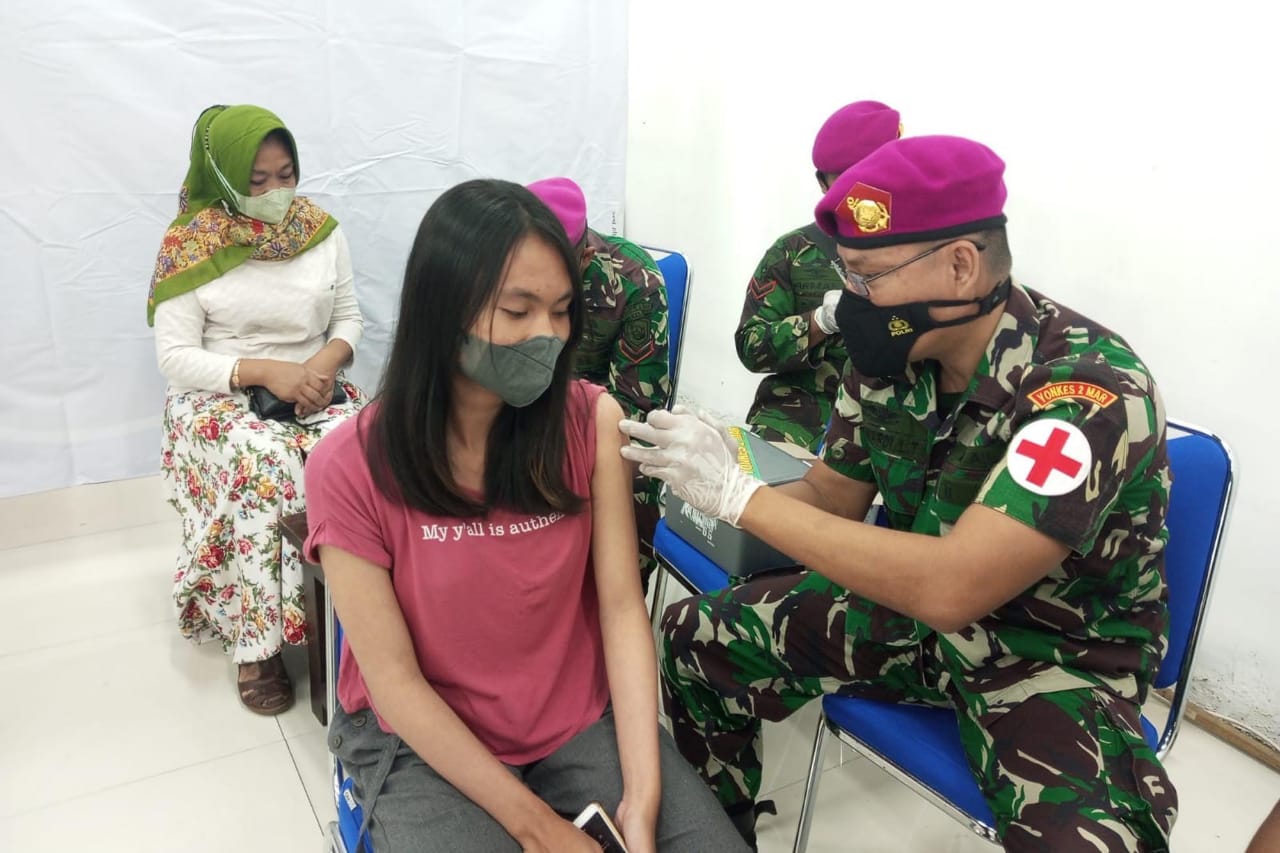Prajurit Yonif 1 Marinir Gelar Serbuan Vaksin Booster