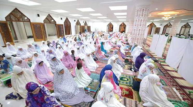 Malam Ini Ribuan Warga Karay Sumenep Gelar Tarawih Pertama