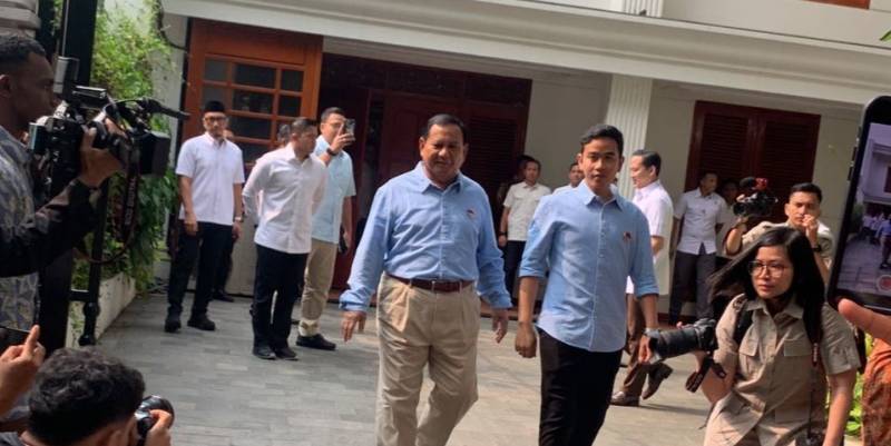 Mayoritas Lembaga Survei Jagokan Prabowo-Gibran