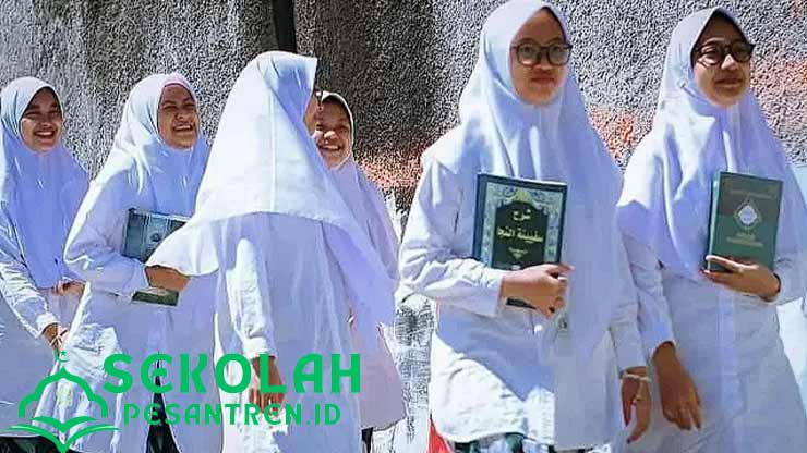 Resmi Diakui Pemerintah, Pesantren Tak Harus Punya Sekolah Formal