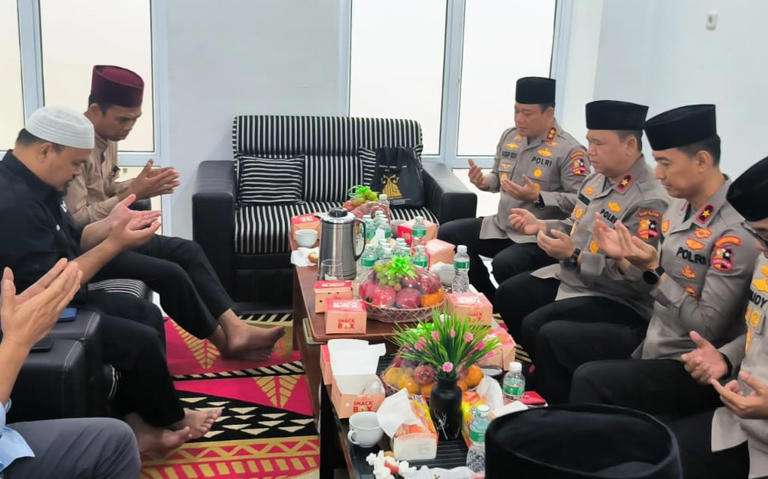 4 Jenderal Polri Temui Ustad Abdul Somad di Pekanbaru