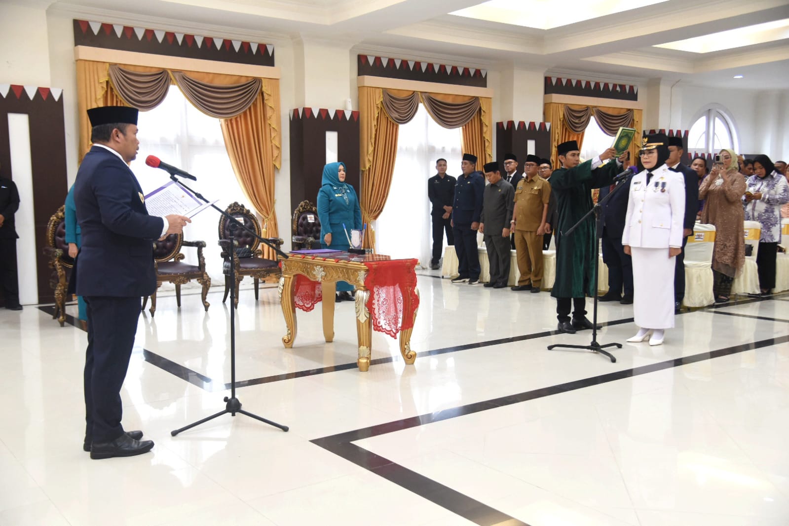 Merlan Uloli Jadi Bupati Perempuan Pertama di Gorontalo
