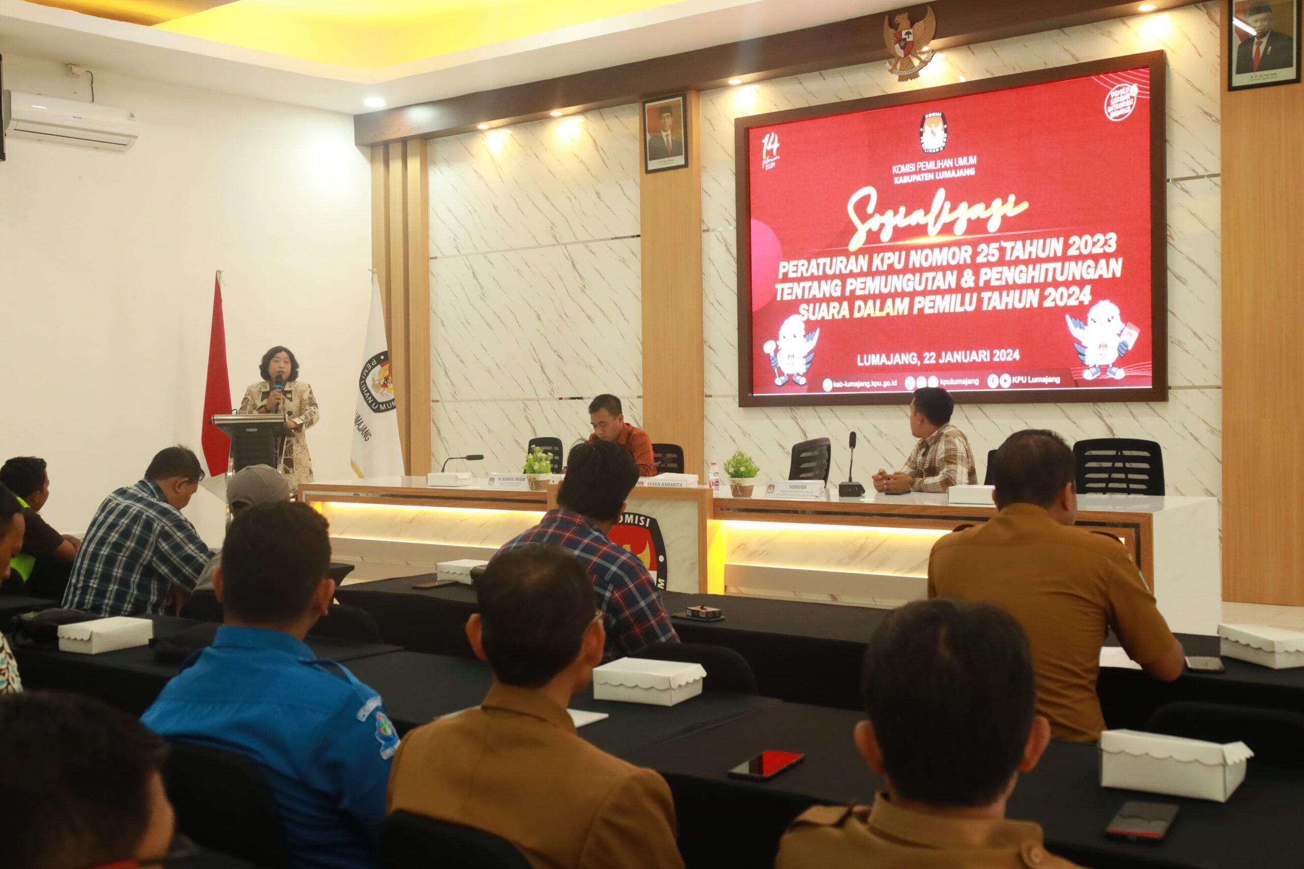 Ketua KPU Lumajang Ajak Perangkat Daerah Sosialisasikan Tungsura Pemilu 2024 Ketua KPU Lumajang Ajak Perangkat Daerah Sosialisasikan Tungsura Pemilu 2024