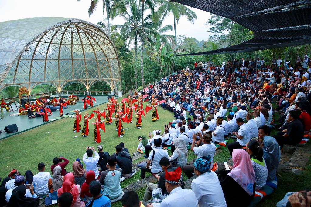 Sendratari Meras Gandrung Banyuwangi Kembali Digelar di Taman Gandrung Terakota