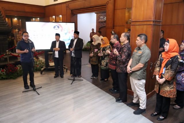 Pj Gubernur Jatim, Adhy Karyono Minta OPD Jaga Prestasi dan Lanjutkan Program Pemerintahan Khofifah – Emil Pj Gubernur Jatim, Adhy Karyono Minta OPD Jaga Prestasi dan Lanjutkan Program Pemerintahan Khofifah – Emil