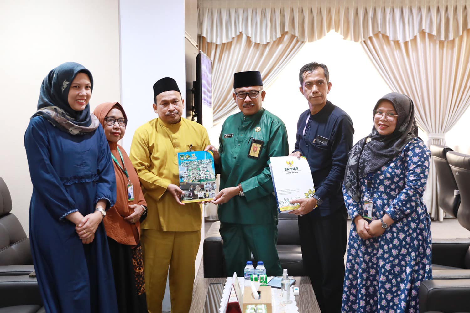 Terima Laporan pengelolaan Zakat Tahun 2023, Jefridin: Baznas Kota Batam Jembatan antara Muzaki dan Mustahik