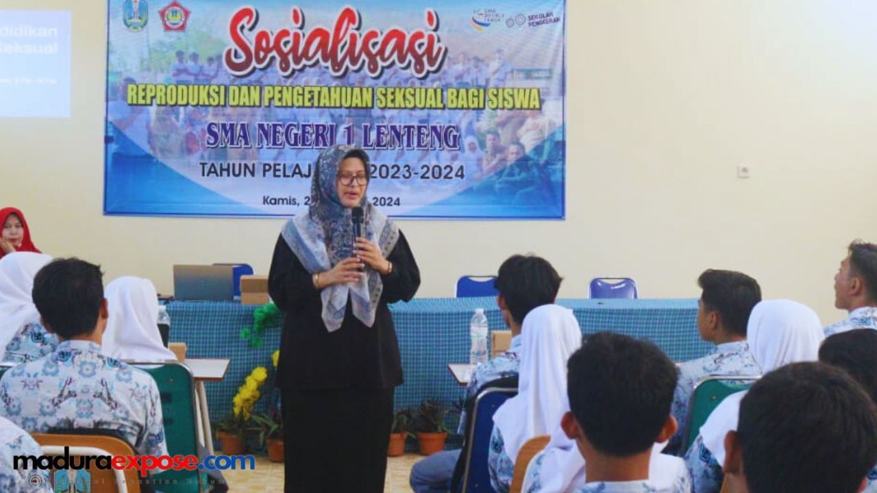 Dr. Evi Febriani Edukasi Siswa Soal Reproduksi dan Pengetahuan Seksual