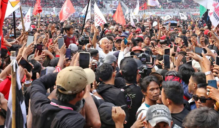 Ganjar, Atikoh dan Alam Kompak Bakar Semangat Puluhan Ribu Massa di Hajatan Rakyat Bogor