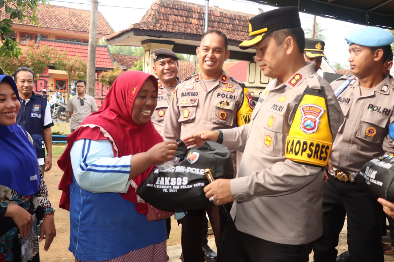 Kolaborasi TNI-Polri Kembali Digelar, Polres Sumenep Giat Baksos dan Bakkes