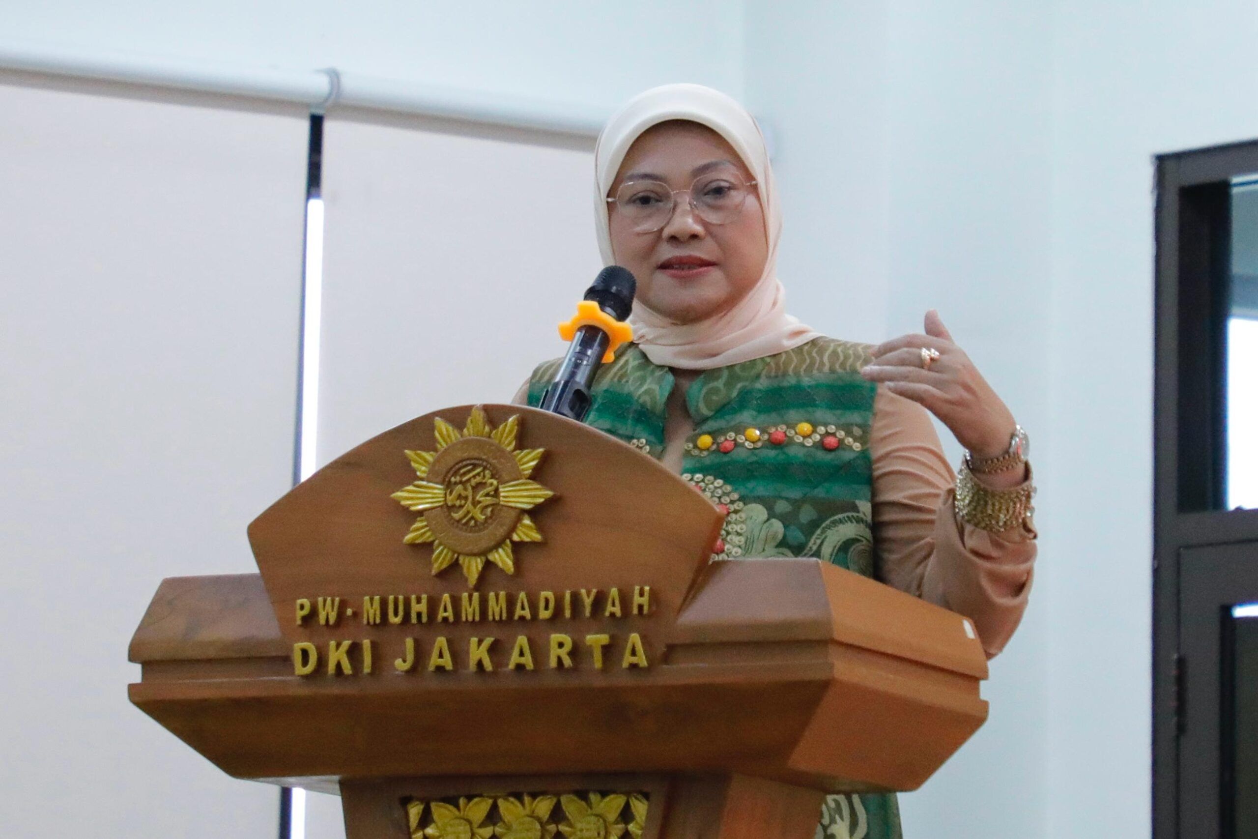 Menaker Ajak Mahasiswa Kolaborasi Wujudkan Indonesia Maju 2045 Menaker Ajak Mahasiswa Kolaborasi Wujudkan Indonesia Maju 2045