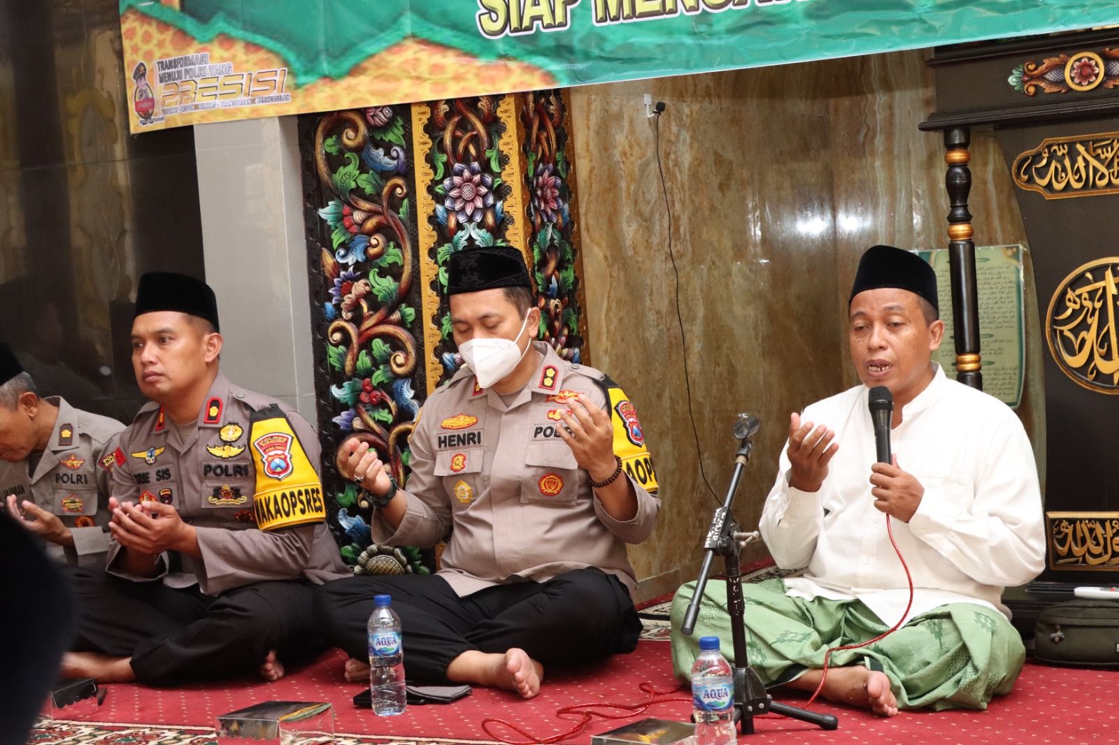Polres Sumenep Gelar Peringatan Isra Mi’raj dan Do’a Bersama Jelang Pemilu 2024 Polres Sumenep Gelar Peringatan Isra Mi’raj dan Do’a Bersama Jelang Pemilu 2024