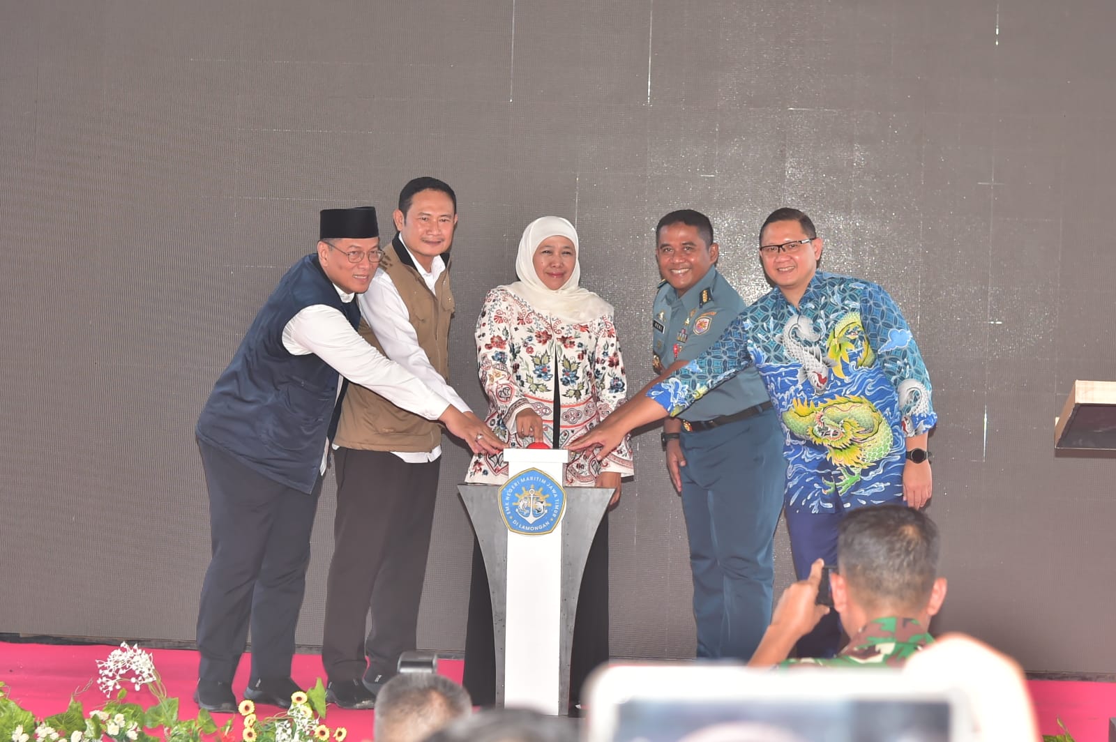 Gubernur Khofifah Resmikan Gedung dan Asrama SMKN Maritim di Lamongan