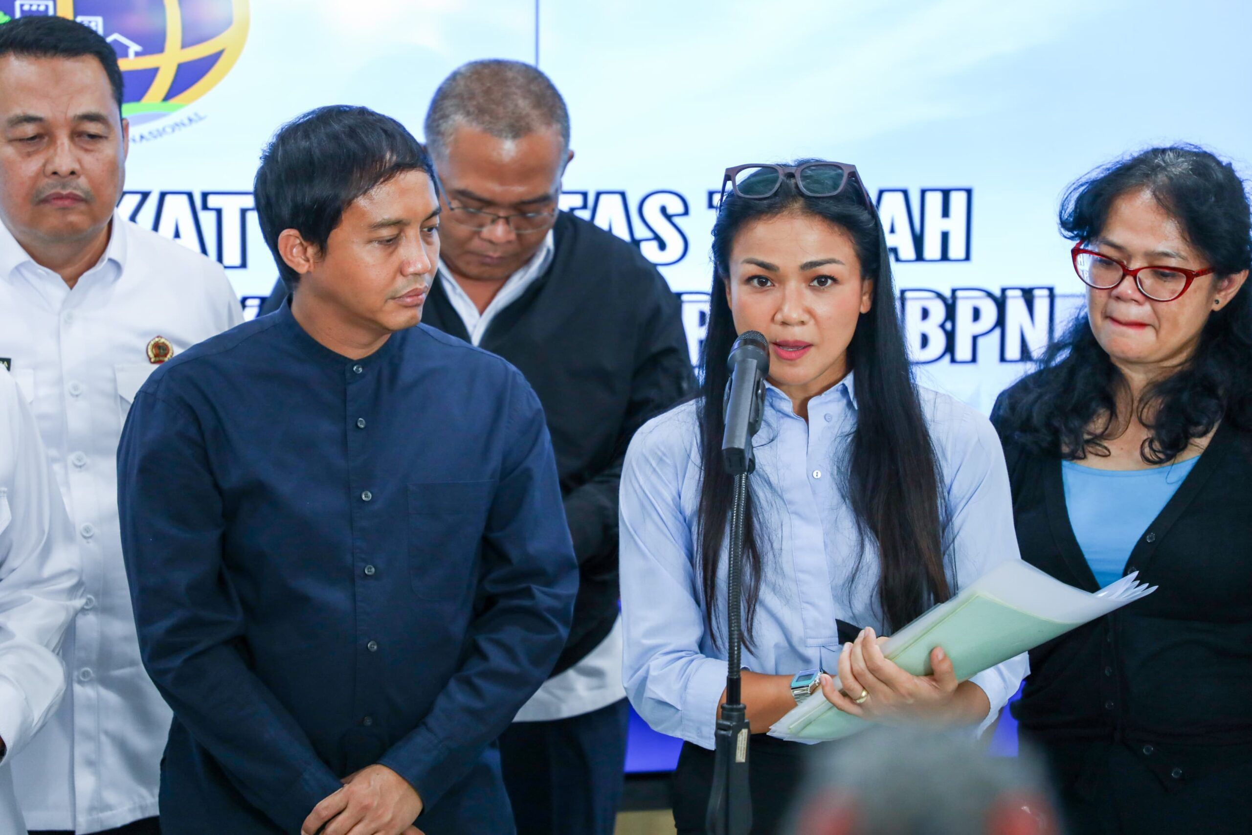Kementerian ATR/BPN Selesaikan Kasus Mafia Tanah dengan Korban Keluarga Nirina Zubir Kementerian ATR/BPN Selesaikan Kasus Mafia Tanah dengan Korban Keluarga Nirina Zubir