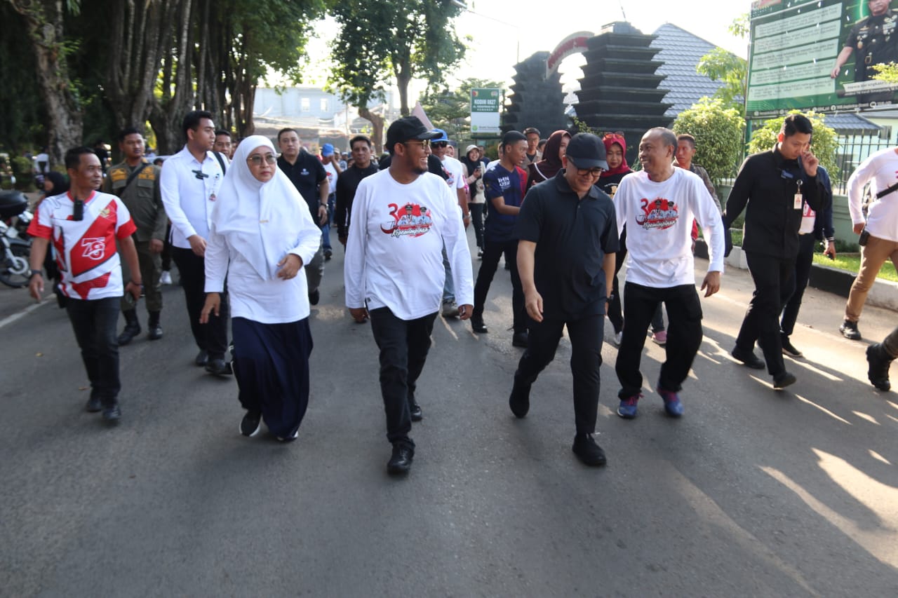 Dandim Sumenep Ikut Jalan Sehat dan Senam Massal Bareng Bupati dan Wabup Sumenep