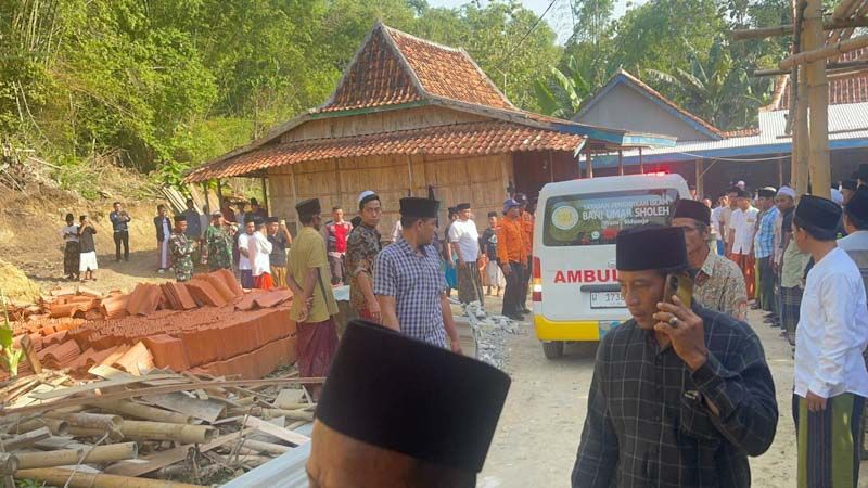 Duka Mendalam Madura: Delapan Santri Sampang Syahid dalam Reruntuhan Pesantren Sidoarjo