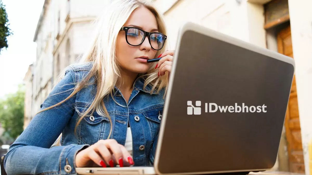 Bye-Bye Lagging! IDwebhost Kasih Pengalaman Hosting Terbaik (Auto-Cuan!)