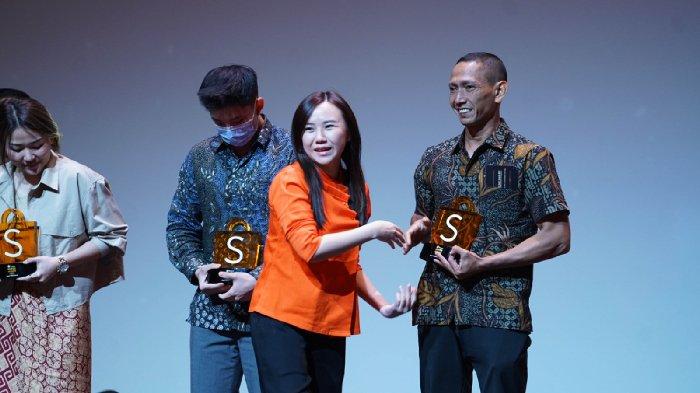 Cerita Penjual Mukena Manfaatkan Fitur Live Streaming, Raih Penghargaan Shopee Super Awards 2023