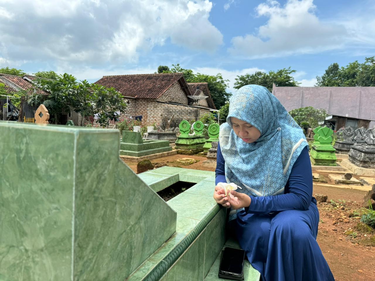 Tradisi Ziarah Jumat Terakhir Menjelang Puasa Ramadhan Tradisi Ziarah Jumat Terakhir Menjelang Puasa Ramadhan