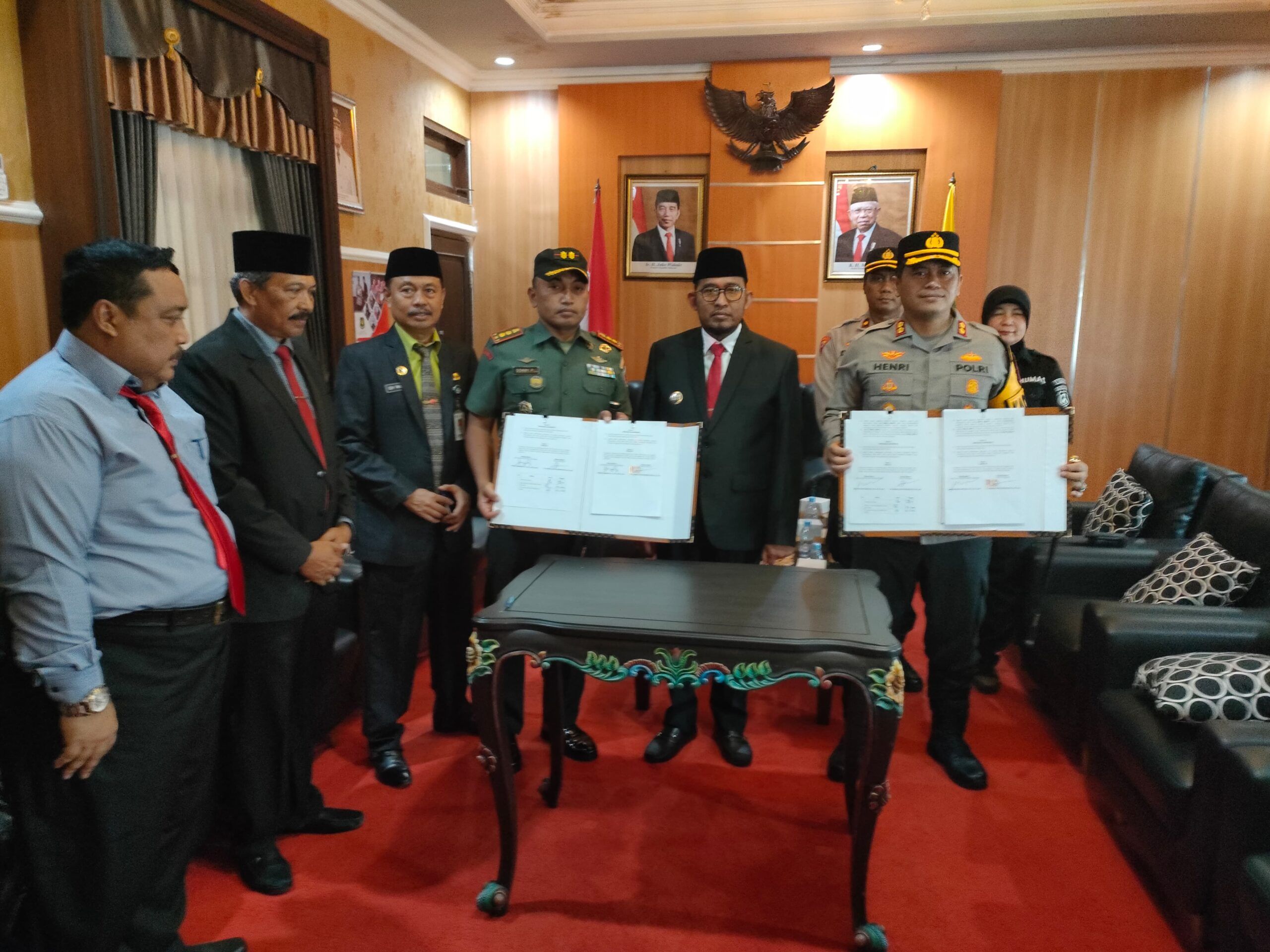 Kapolres, Dandim dan Bupati Sumenep Tandatangani NPHD