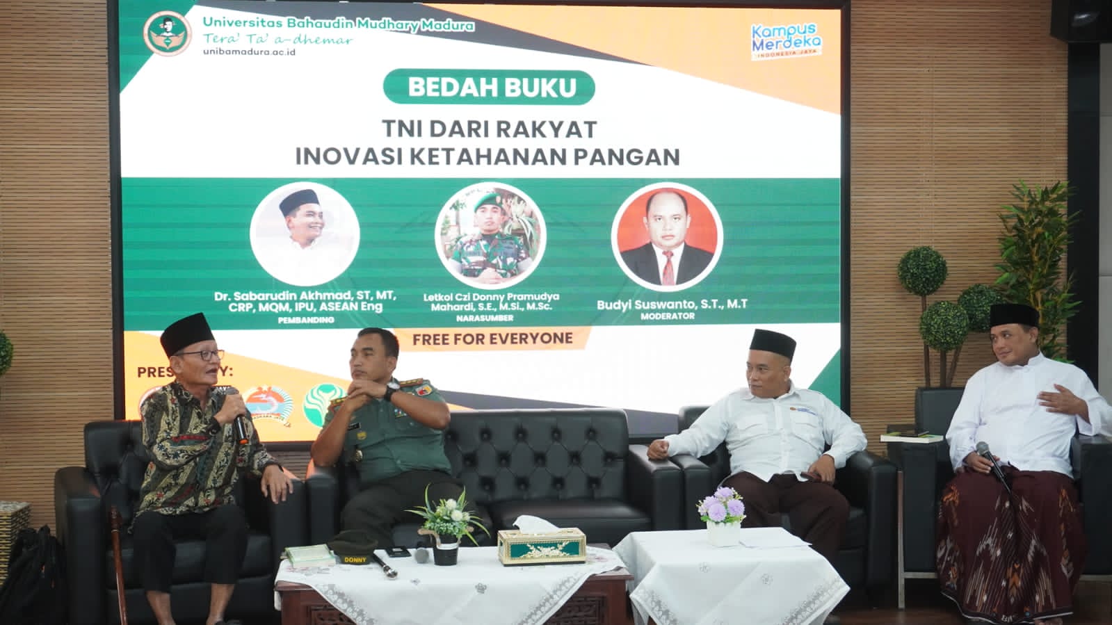 Bedah Buku TNI Dari Rakyat Inovasi Ketahanan Pangan oleh Dandim 0827/Sumenep