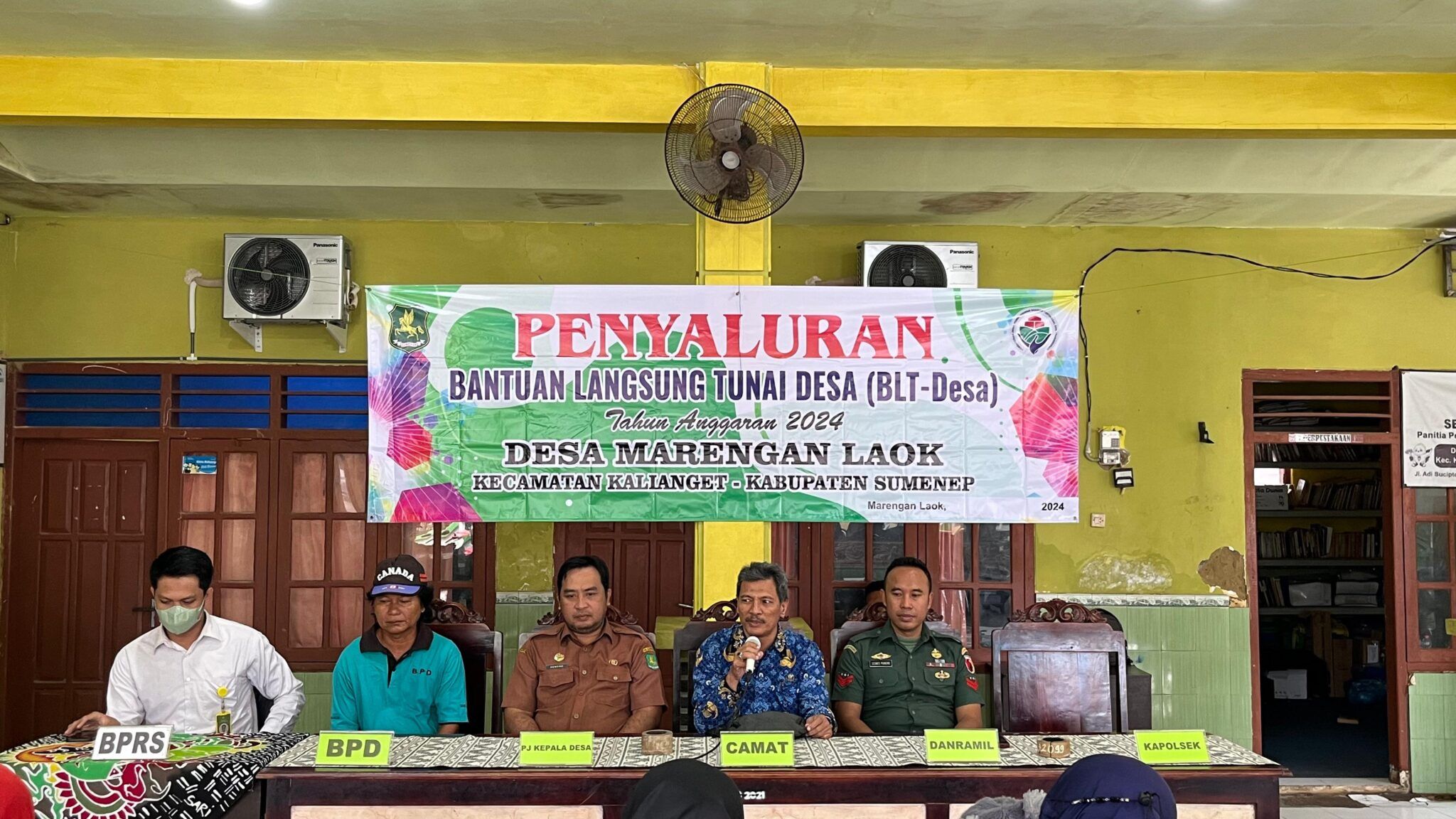 Pembagian BLT, Babinsa 0827/02 Kalianget Lakukan Pengamanan Dan Pengawasan
