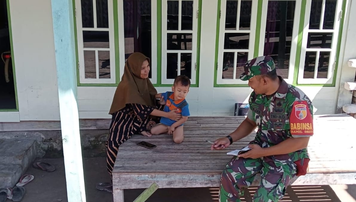 Peduli Kesehatan Anak,  Babinsa Sapeken Giat Pengawasan Cegah Stunting