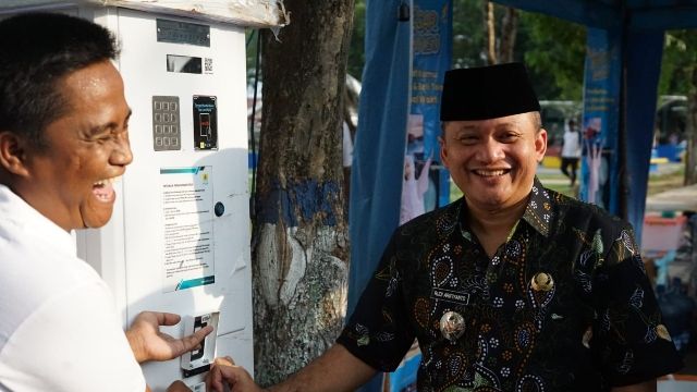 Pj Bupati Sampang Resmikan Stasiun Pengisian Listrik Umum