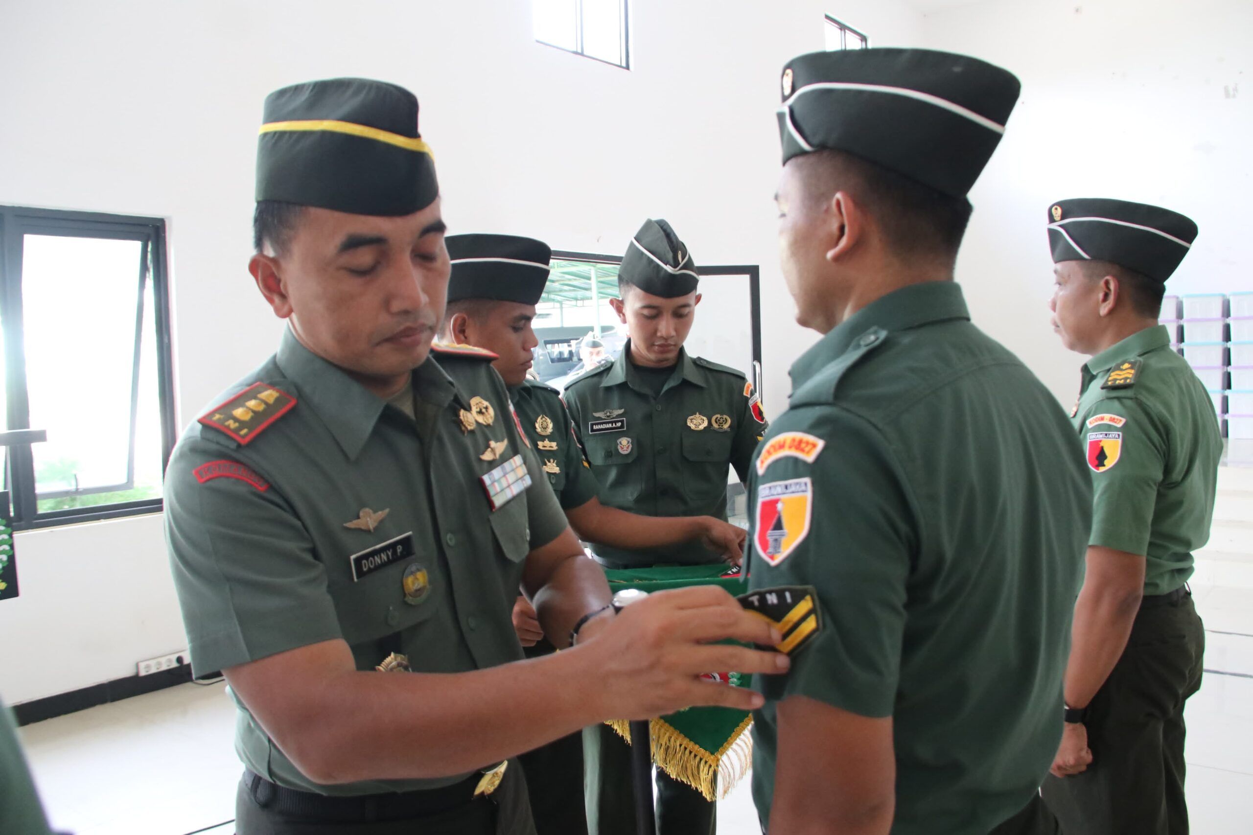 Dandim Sumenep Pimpin Acara Korps Raport Kenaikan Pangkat 18 Personel