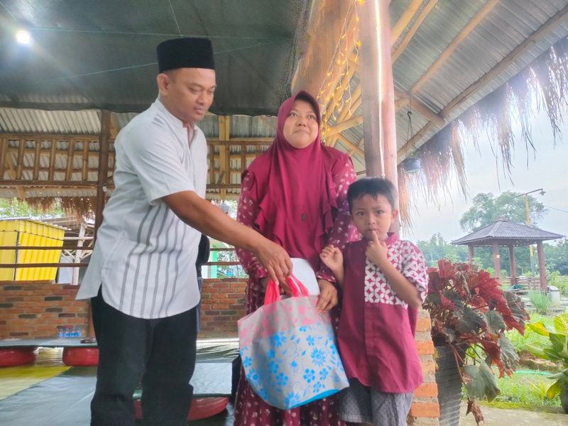 Balai Penyuluh Pertanian Guluk-Guluk Bukber Gapoktan, MPR Raya dan Awak Media di Wisata Tani