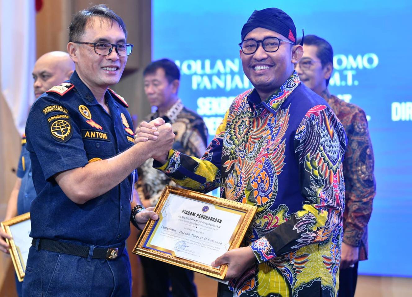 Bupati Fauzi Terima Penghargaan Kemenhub RI