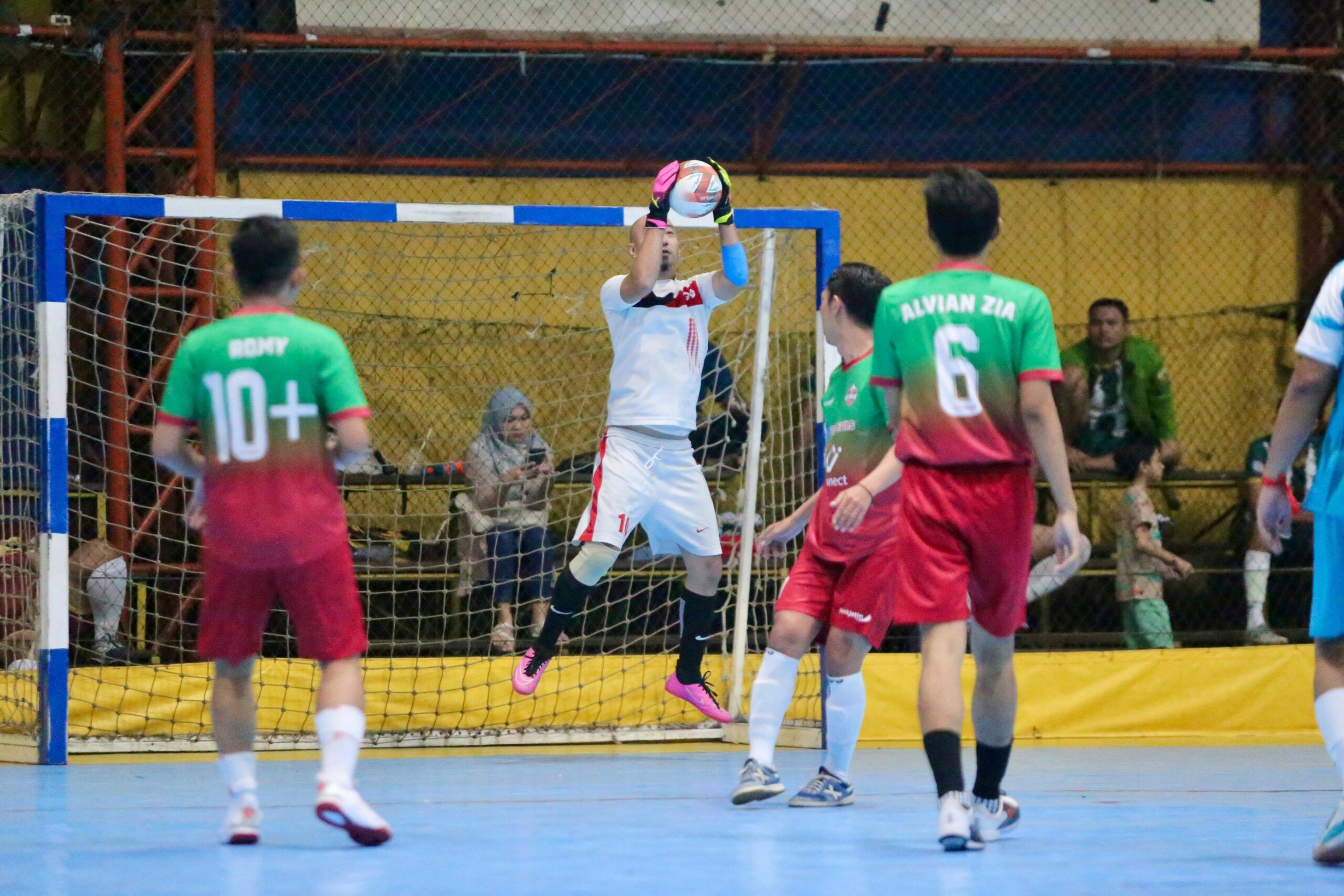 Bank Jatim Gelar Liga Futsal Antar Divisi Bank Jatim Gelar Liga Futsal Antar Divisi