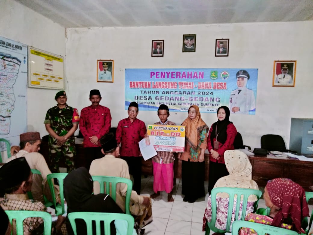 Pastikan Tepat Sasaran, Babinsa Koramil 0827/15 Batuputih Kawal BLT-DD