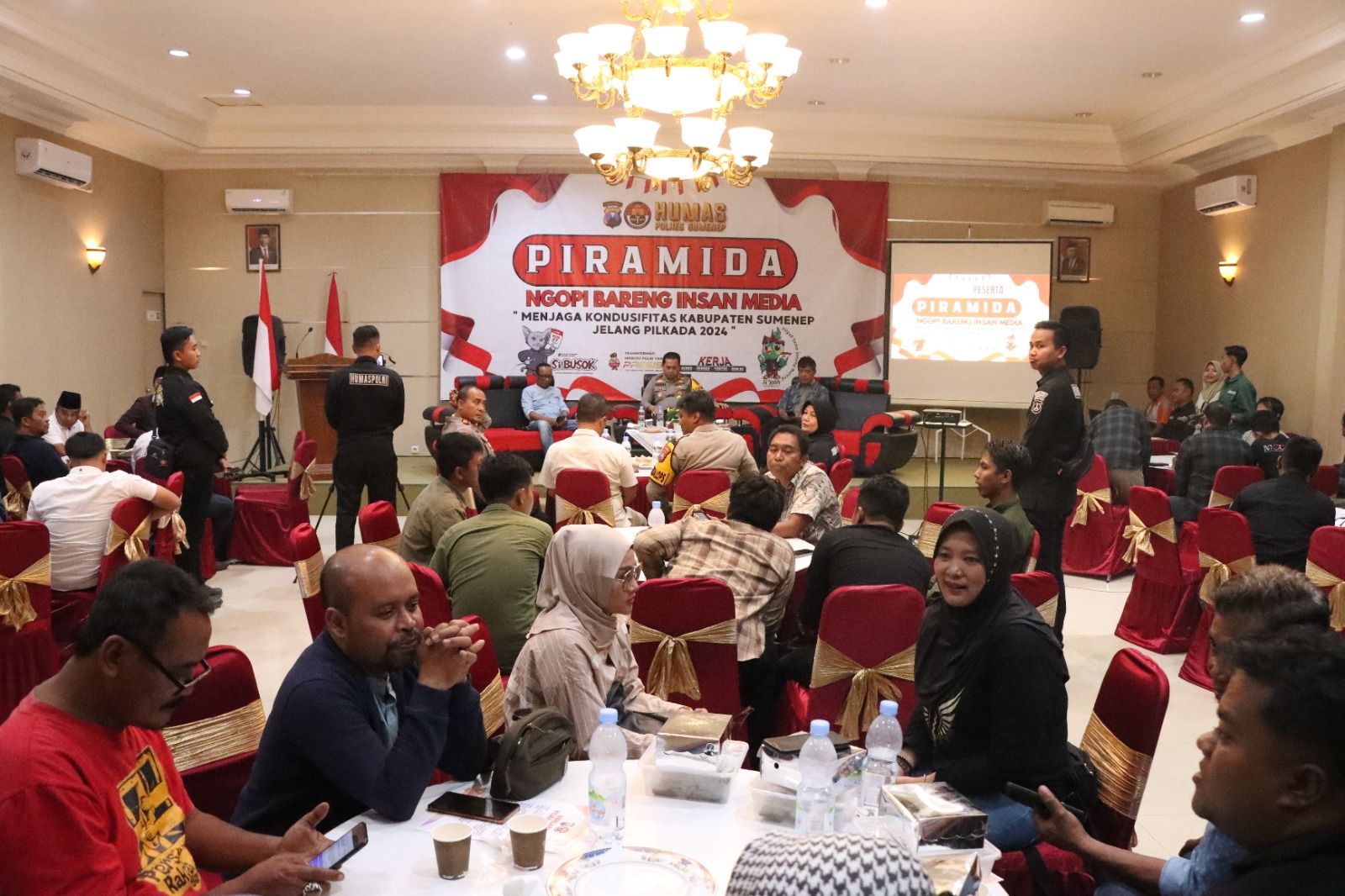 Gelar Piramida, Kapolres Sumenep Bersama Ratusan Awak Media  Deklarasi Pilkada Damai