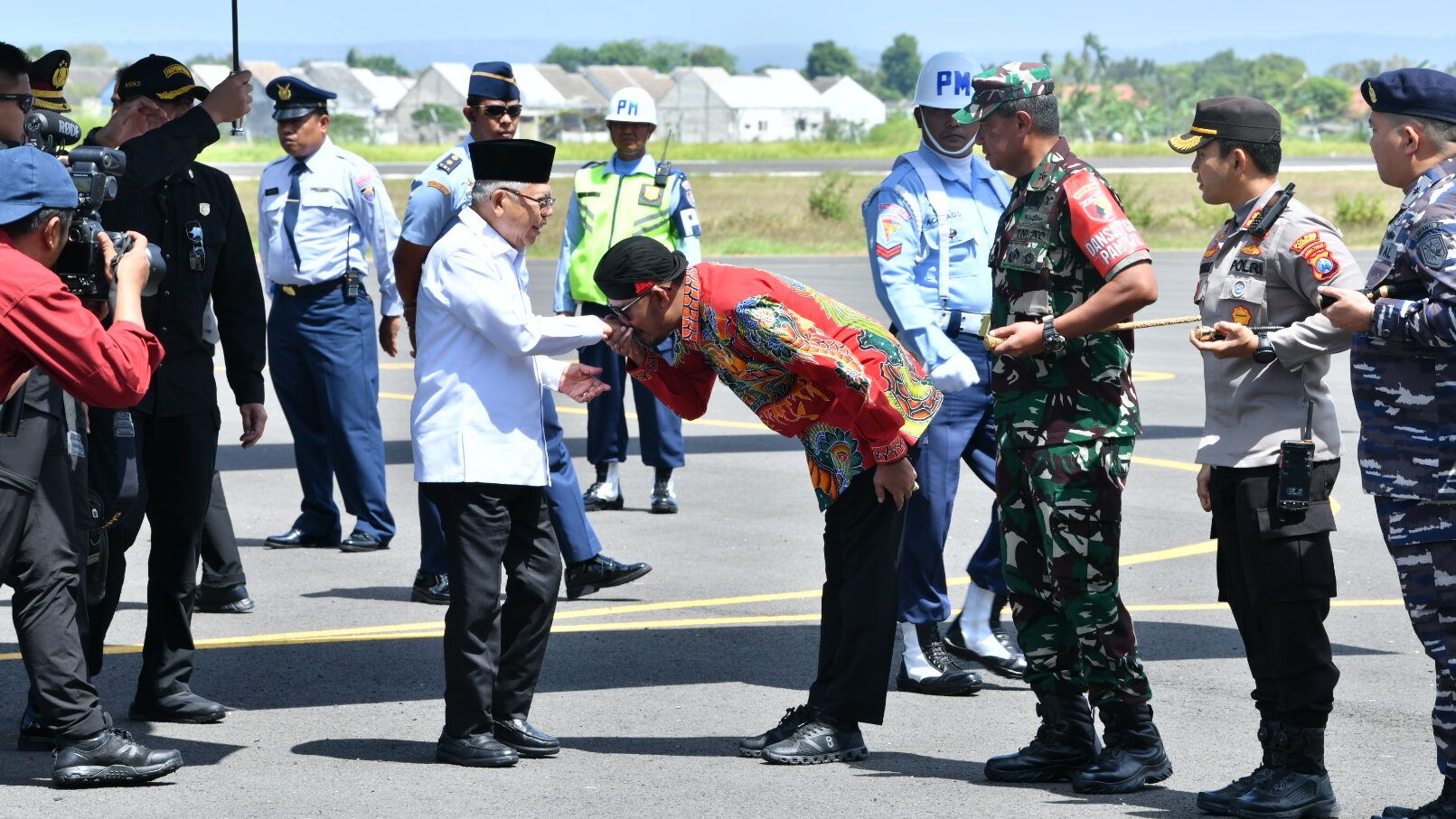 Bupati Fauzi Anggarkan Tunjangan Guru Ngaji Hingga Rp 2,4 miliar