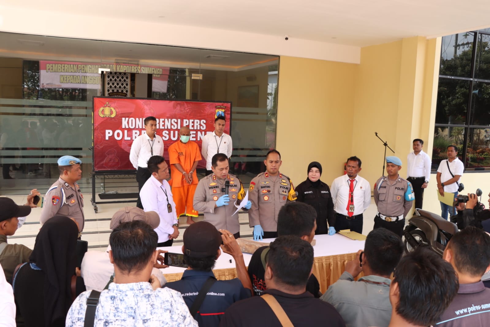 Sebulan Tak Mau Diajak Berhubungan Intim, Warga Sumenep Cekik Istri Hingga Tewas Sebulan Tak Mau Diajak Berhubungan Intim, Warga Sumenep Cekik Istri Hingga Tewas