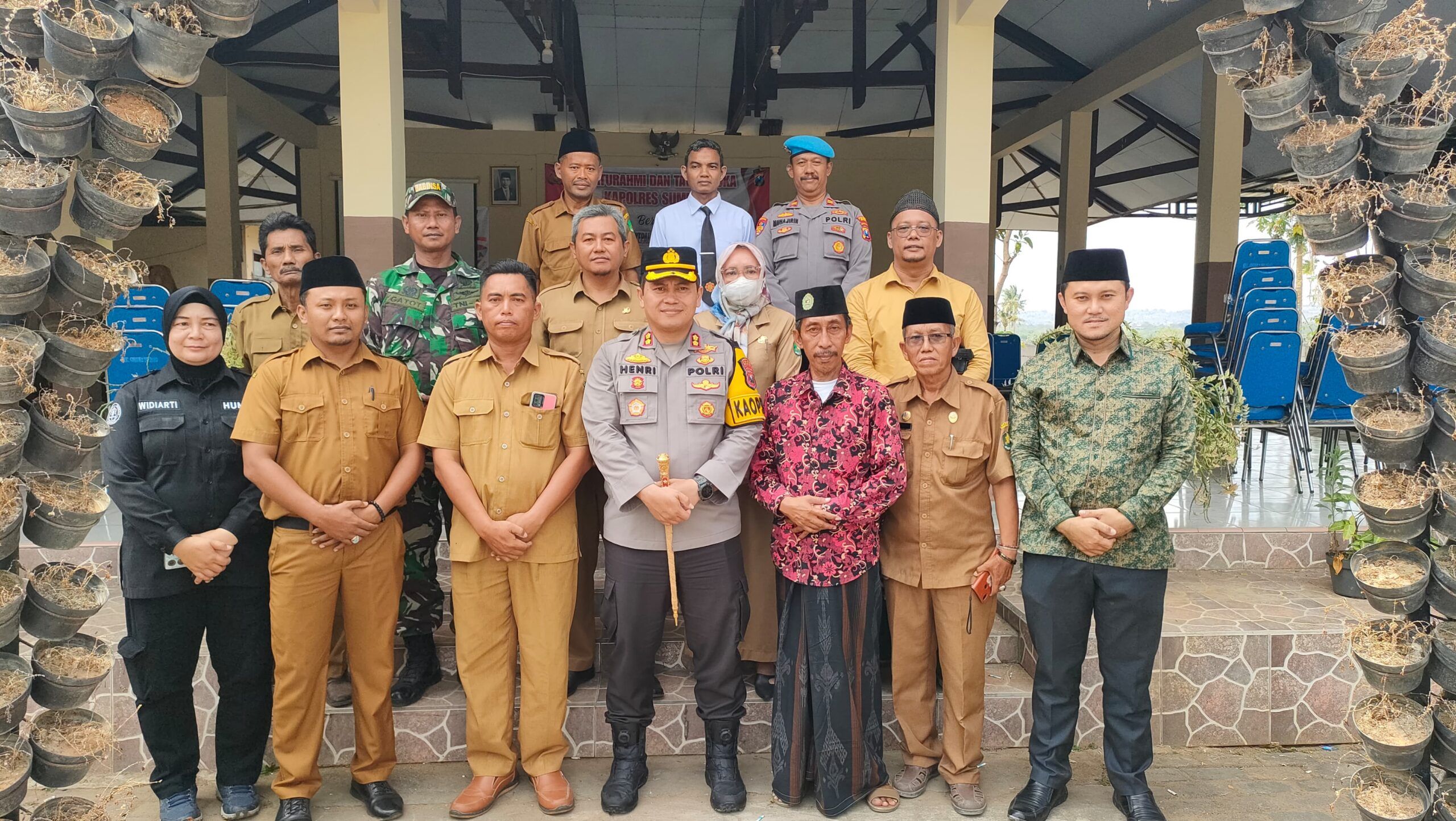 Cooling System Pilkada Sumenep 2024, Kapolres Silaturahmi dengan Para Kades, Toga dan Tomas Se-Kec. Ganding dan Guluk-Guluk